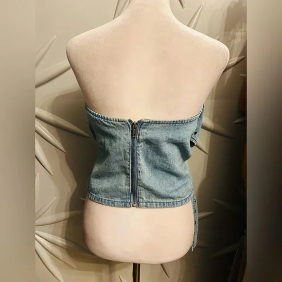 NWT Fashion Nova SZ XS blue denim strapless top w/belt accents/rear zip/bust 28” - Picture 3 of 12